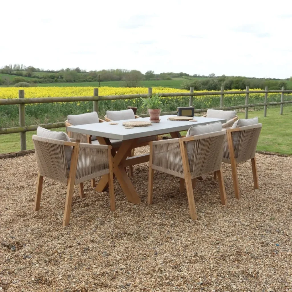 15 Nancy Meyers Backyard Ideas That Turn Alfresco Into a Lifestyle 4 lf3